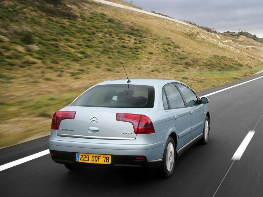  Citroen C5 HDi TwinTurbo 2004 года  (фото 6 из 16)
